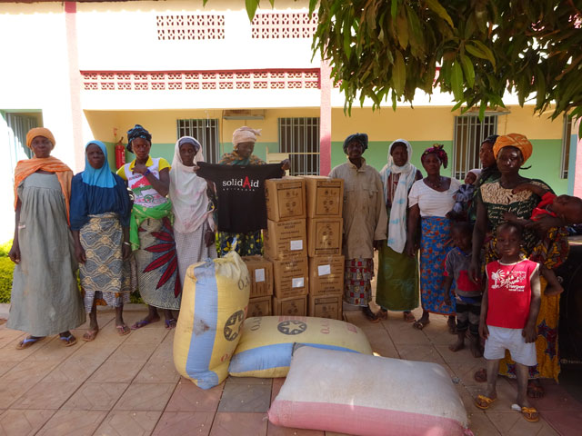 01 18 Donazione di cibo Burkina Faso 05