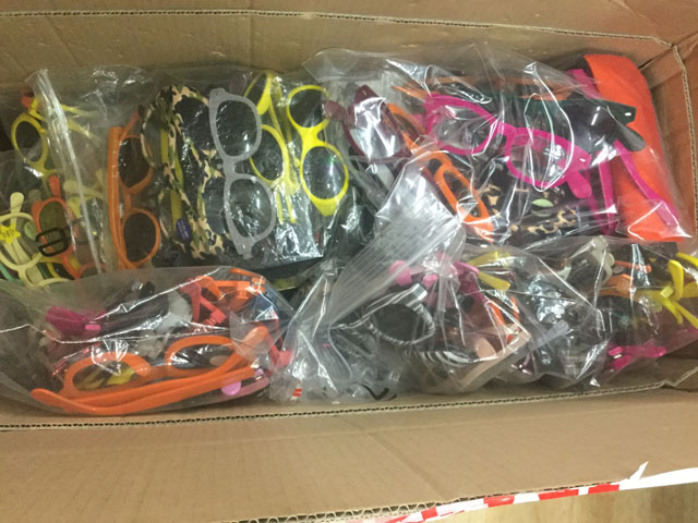 01 18 Donazione di occhiali da vista e da sole 05