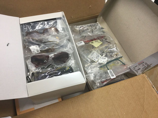 01 18 Donazione di occhiali da vista e da sole 07