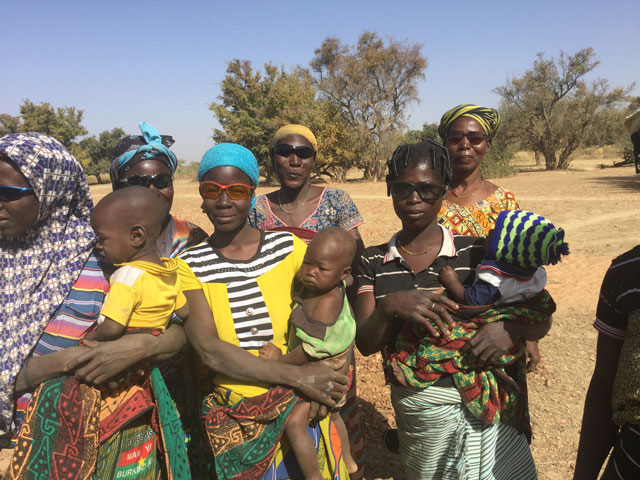 01 18 Donazione di occhiali da vista e da sole 09