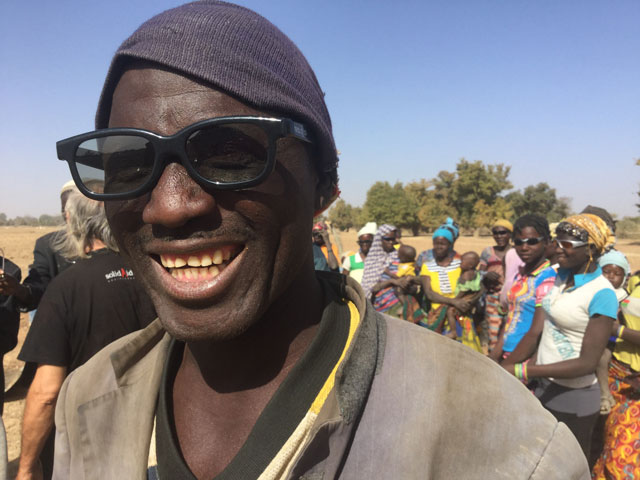 01 18 Donazione di occhiali da vista e da sole 13