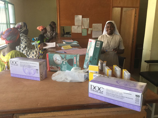 01 18 donazione medicinali africa 04