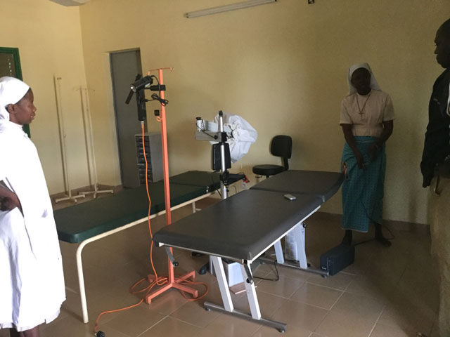 01 18 materiale elettrotecnico africa 01