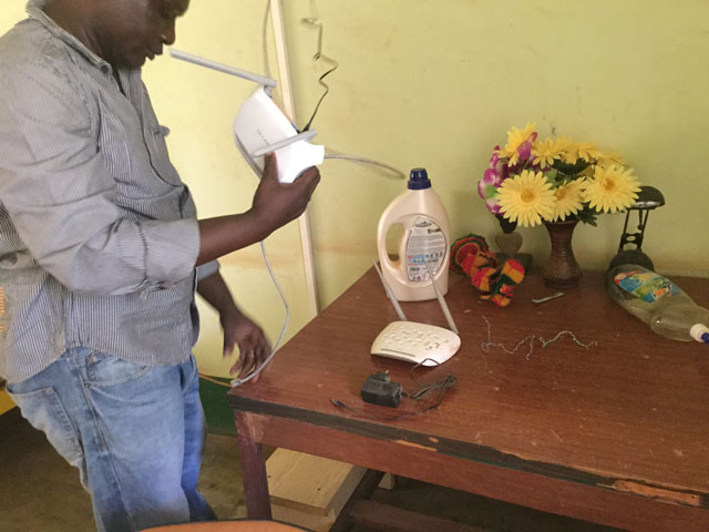 01 18 materiale elettrotecnico africa 05