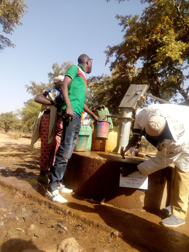 01 18 pozzo Yalenga acqua 02