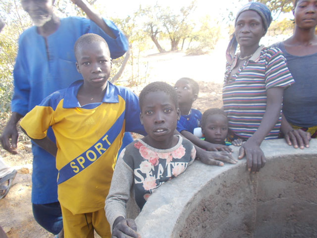 03 18 pozzo acqua potabile Kombagnbedo africa 07