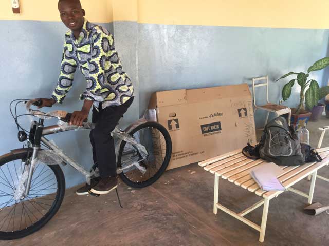 01 19 donazione materiale africa 02