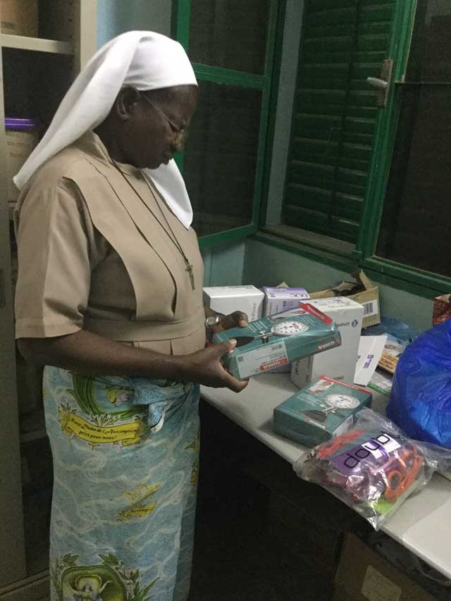 01 19 donazione materiale africa 05