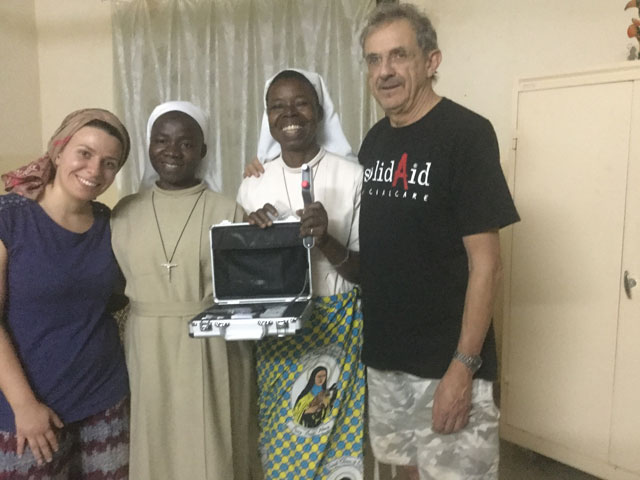 01 19 oculistica tonometro africa 03