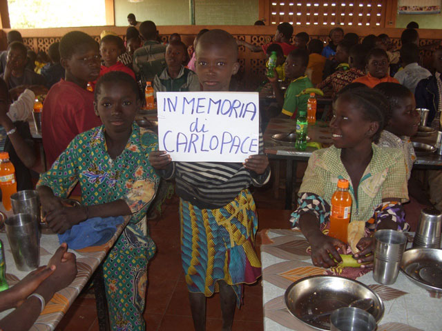 02 22 pranzo bambini sfollati 05